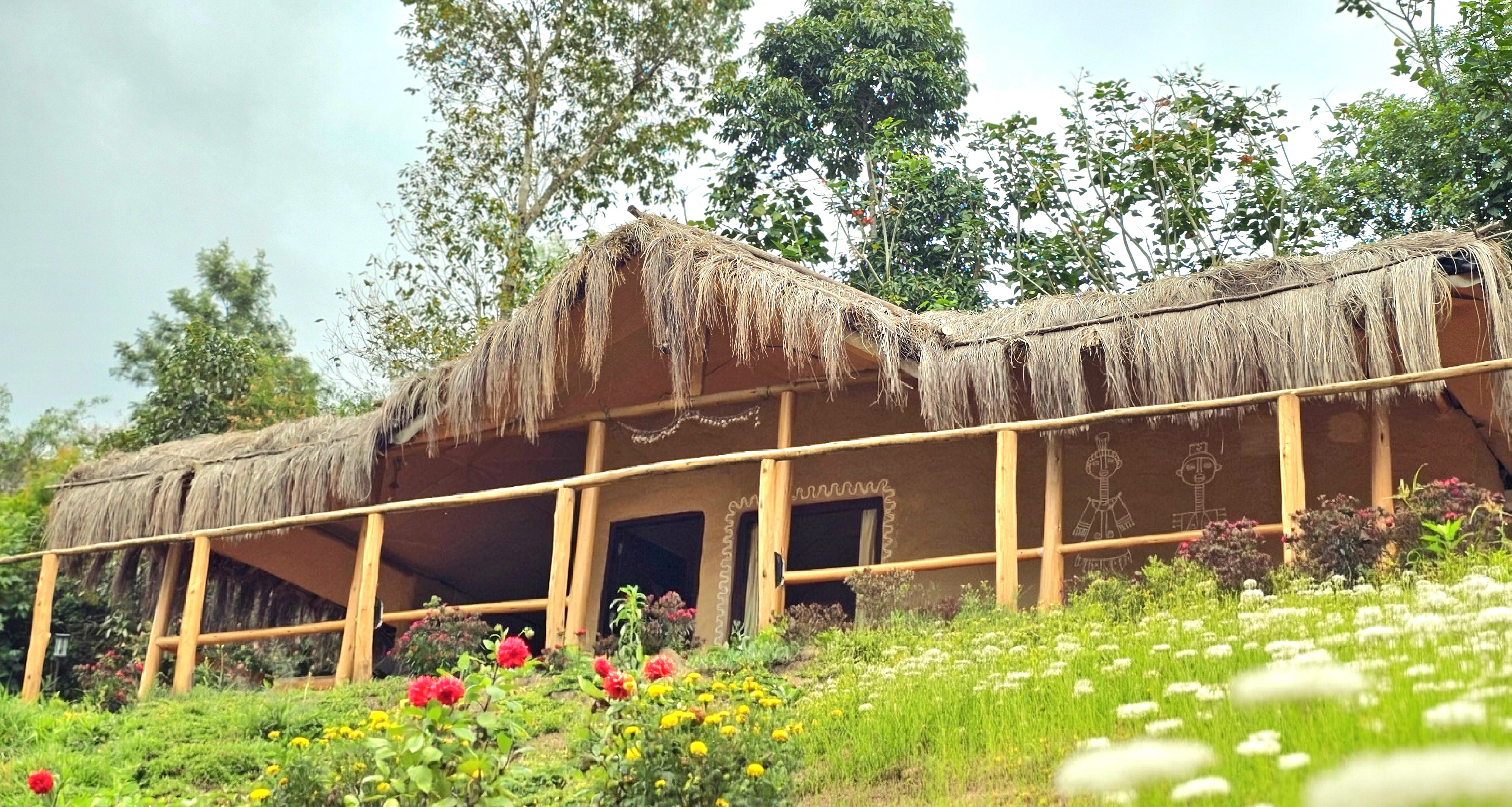 LeafyLoft Handcrafted Mudhouses